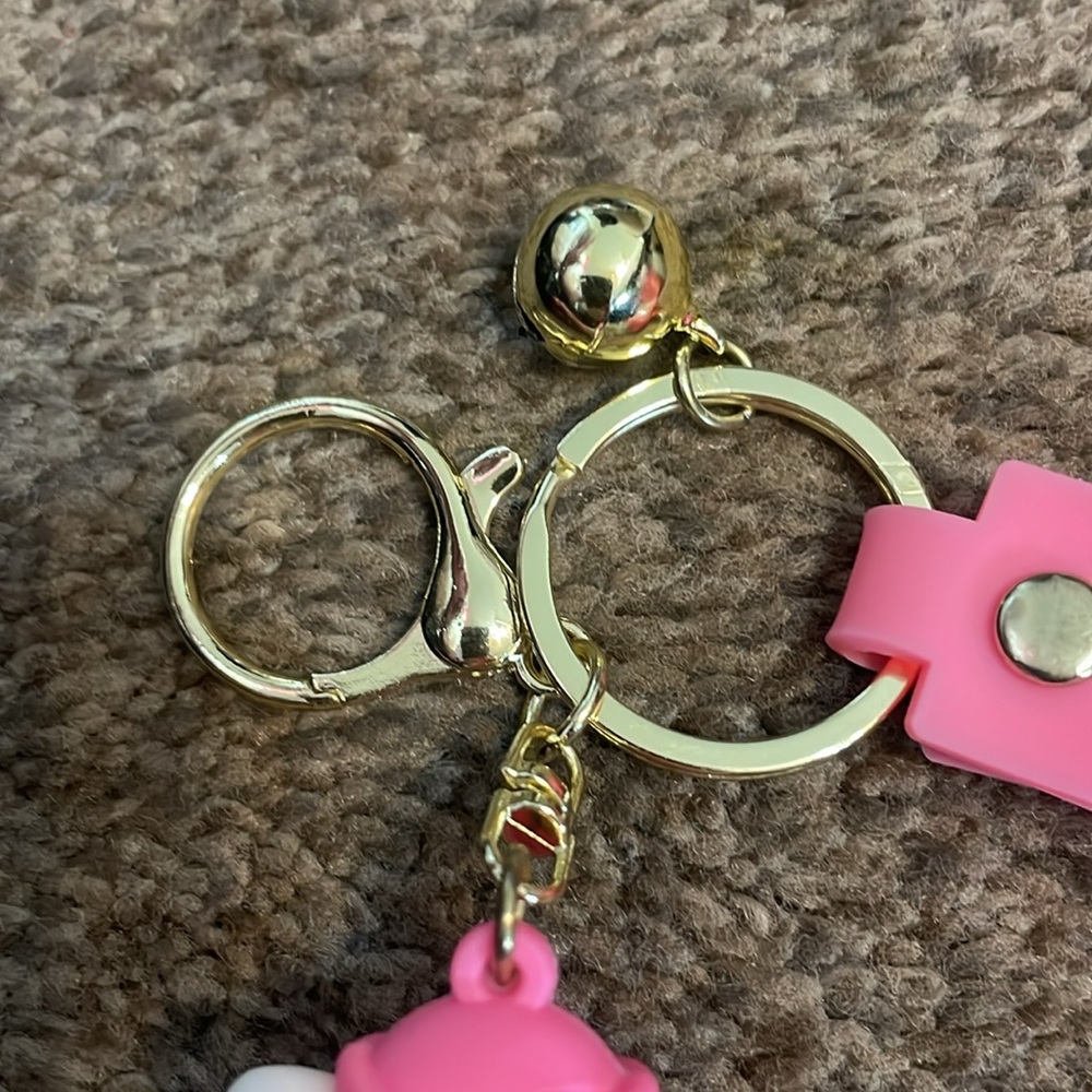 🆕 Hello Kitty Keychain - Picture 3 of 4